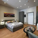 Vernazza Apartament *